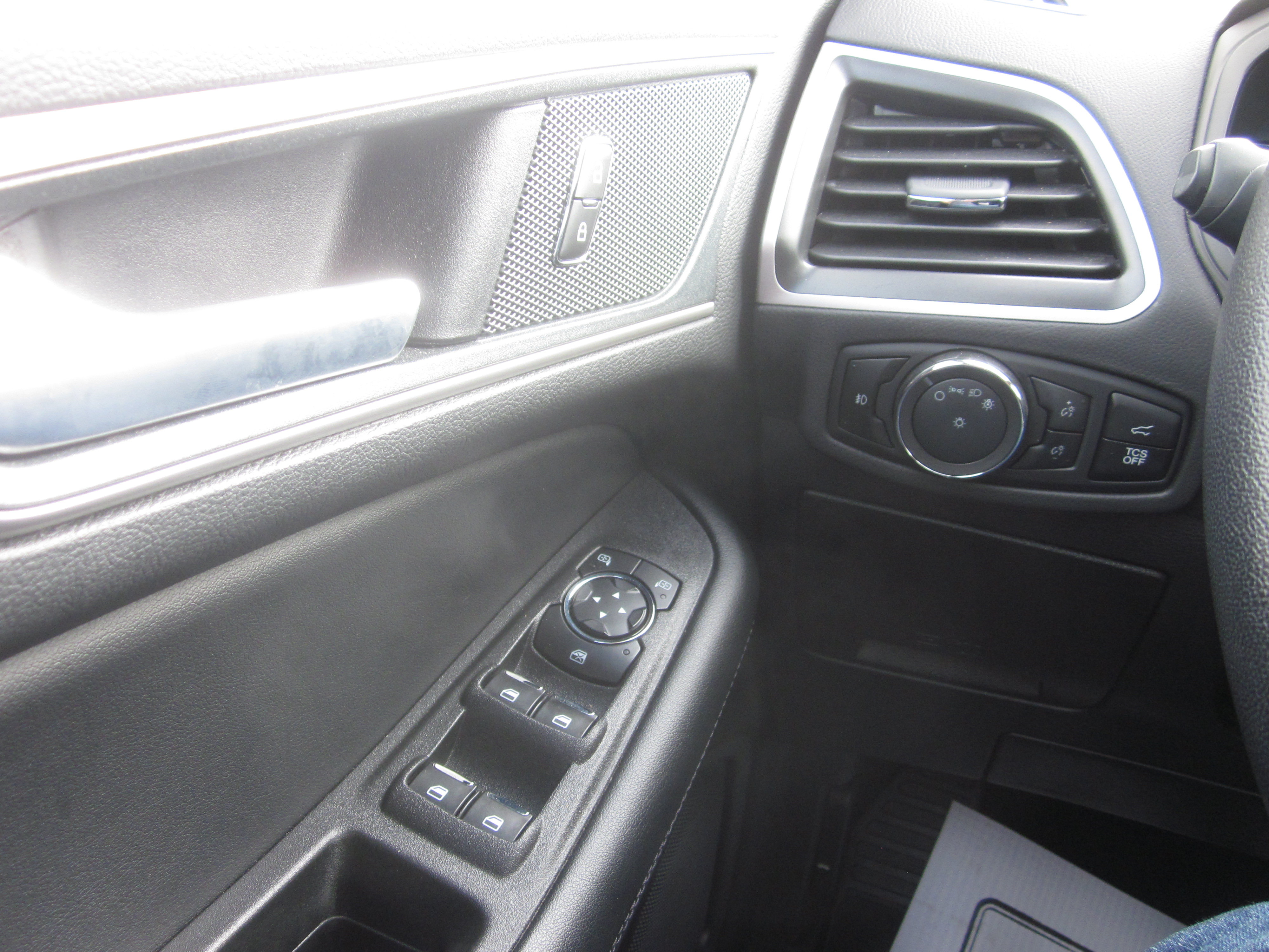 Used 2024 Ford Edge SEL w/ Convenience Package AWD/4WD image 18