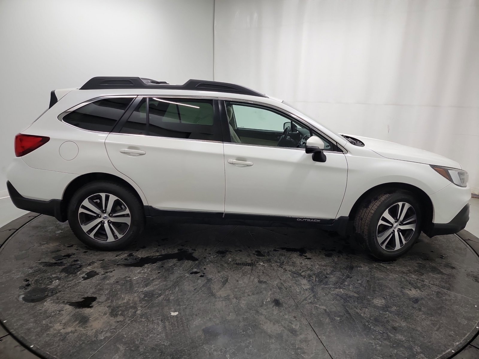 Used 2019 Subaru Outback 2.5i Limited image 11