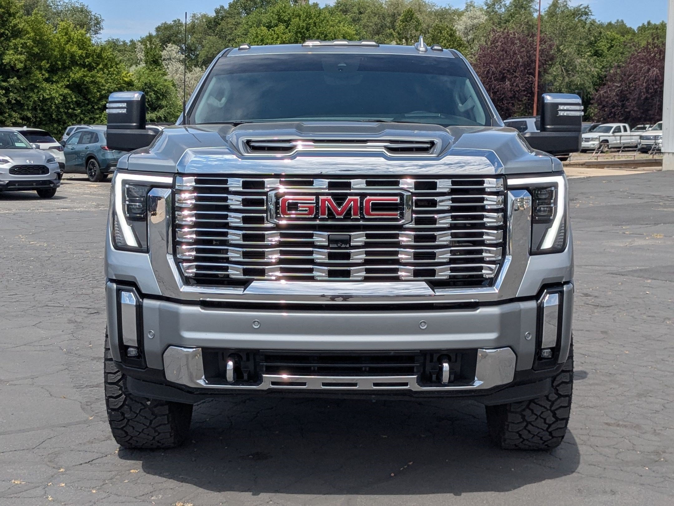 Used 2024 GMC Sierra 3500 Denali w/ Technology Package AWD/4WD image 11