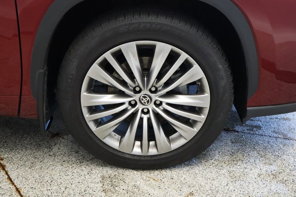Used 2022 Toyota Highlander Platinum AWD/4WD image 18