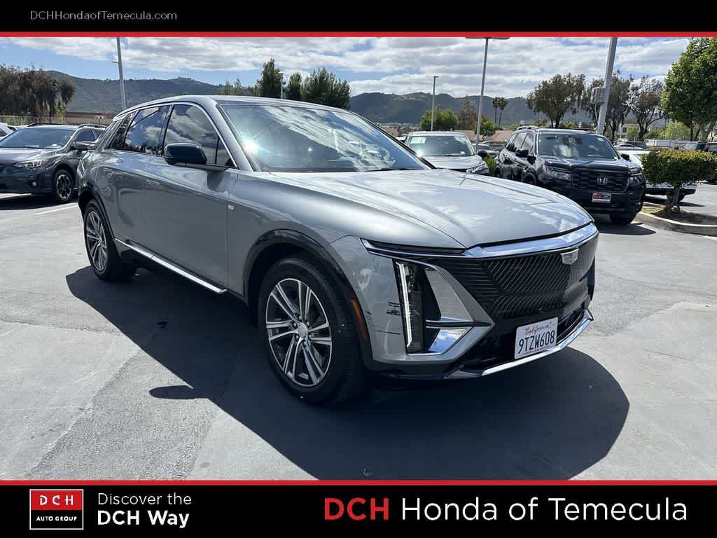 Used 2025 Cadillac Lyriq Luxury AWD/4WD image 3