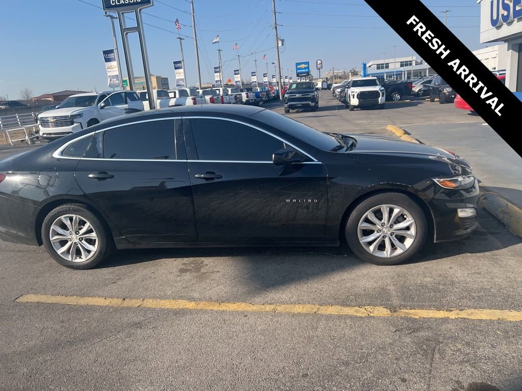 Used 2021 Chevrolet Malibu LT image 2