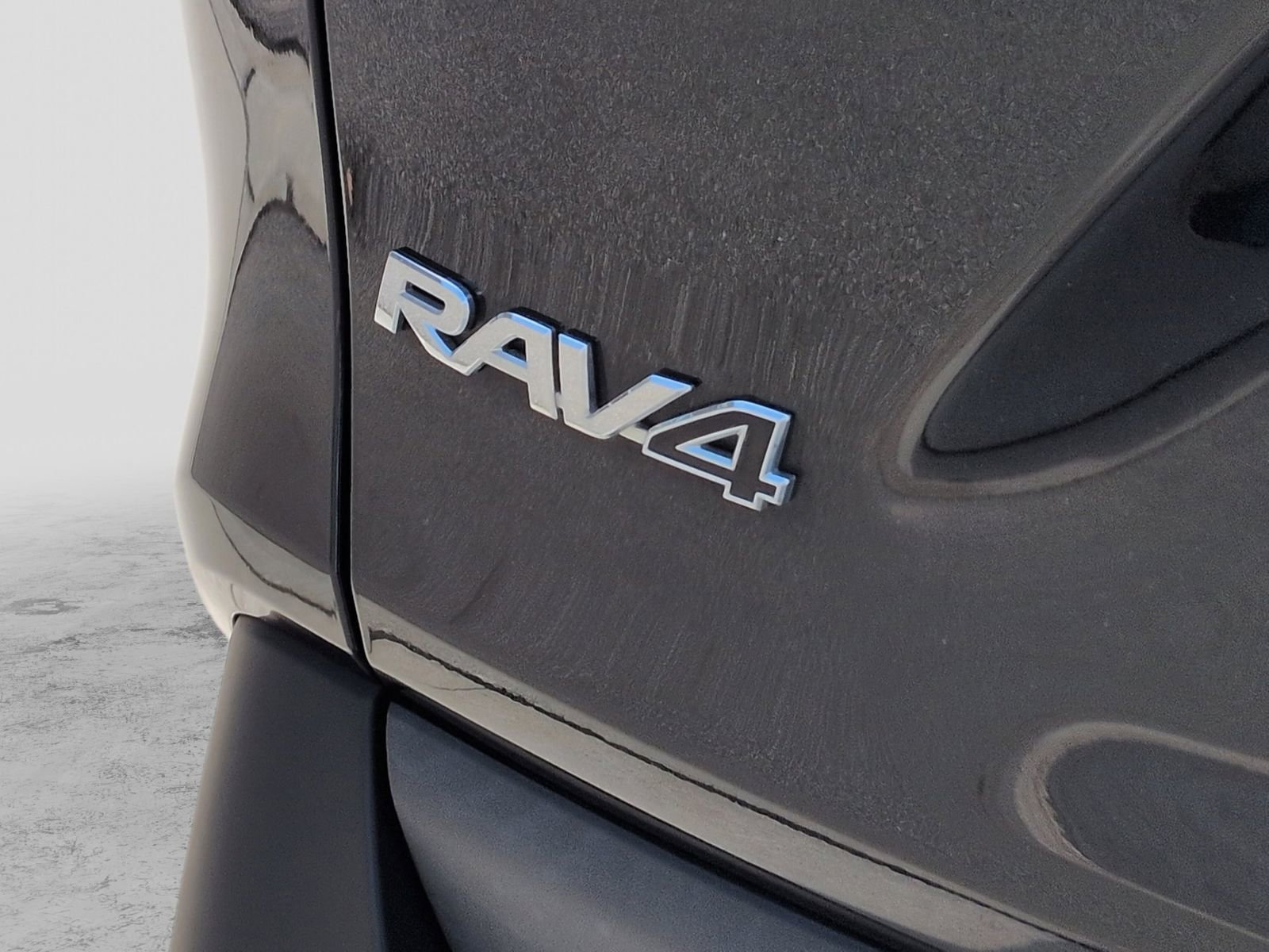 Used 2019 Toyota RAV4 XLE image 14