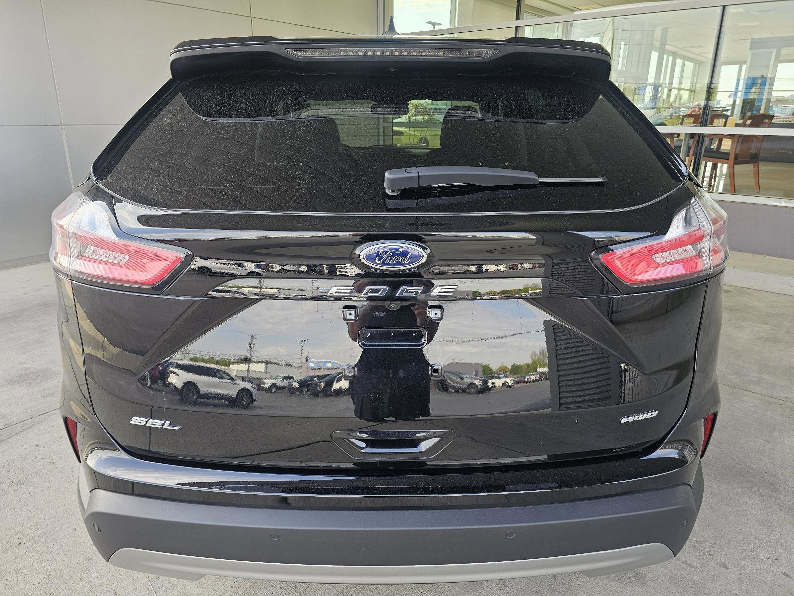 Used 2023 Ford Edge SEL w/ Convenience Package AWD/4WD image 4