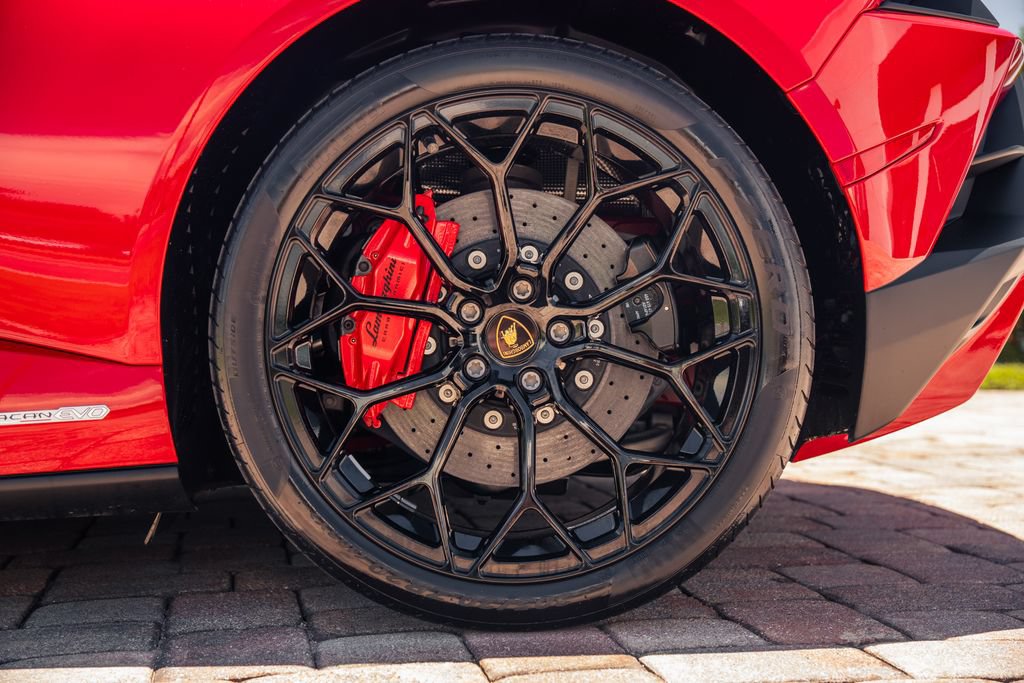 Used 2024 Lamborghini Huracan EVO AWD/4WD image 16