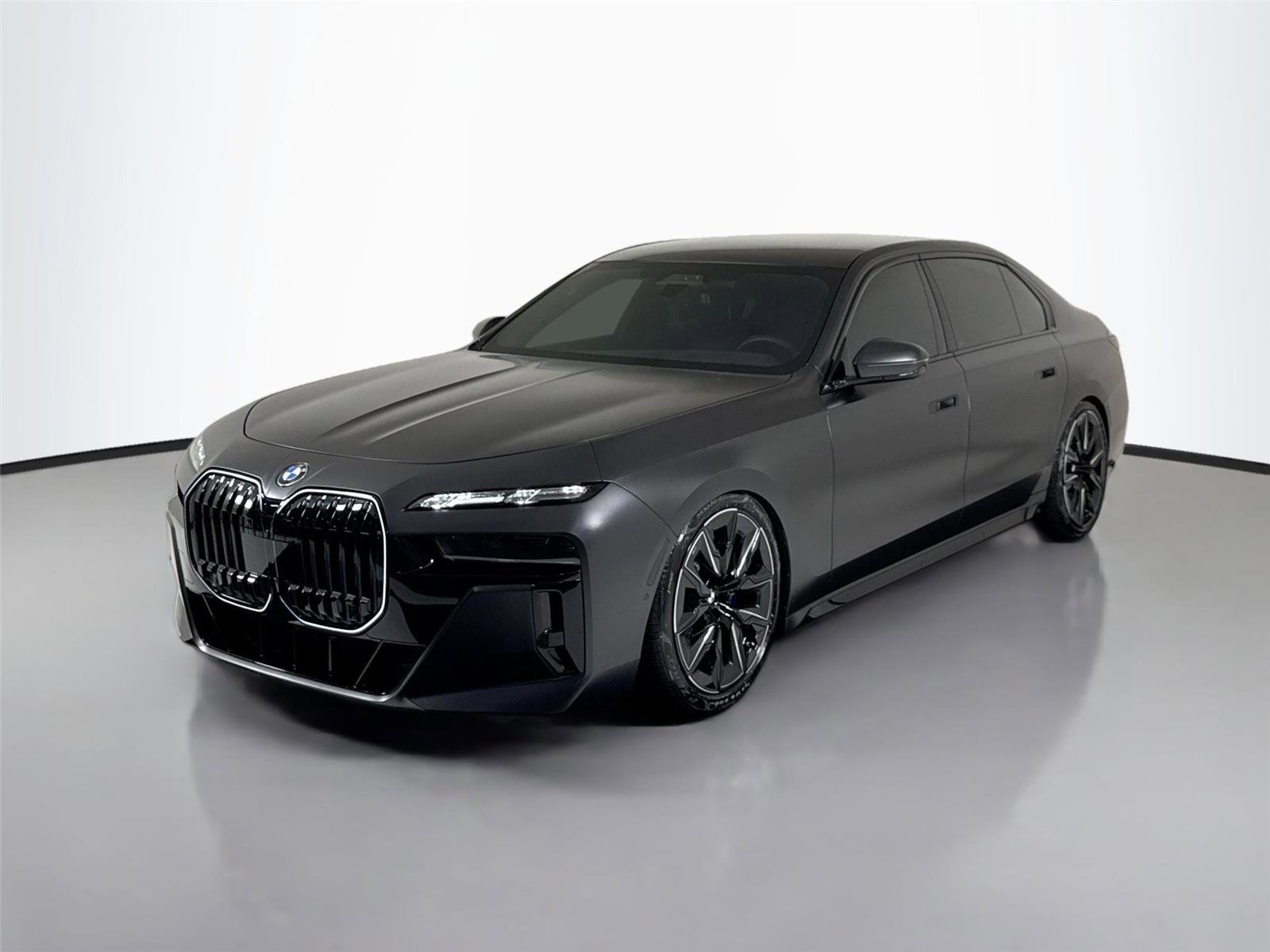Used 2025 BMW 760i xDrive w/ Executive Package AWD/4WD image 10