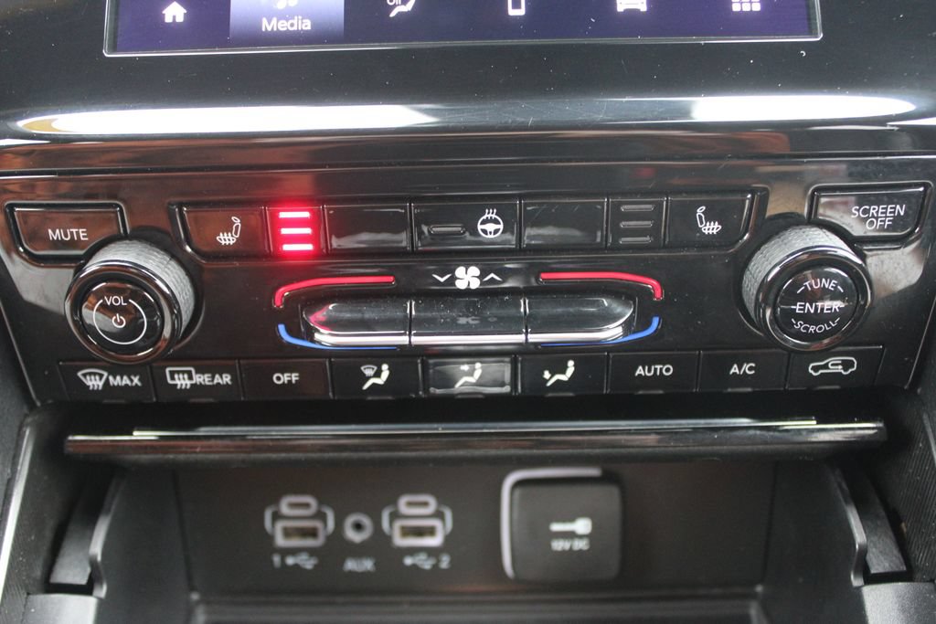 Used 2024 Jeep Grand Cherokee Altitude AWD/4WD image 43