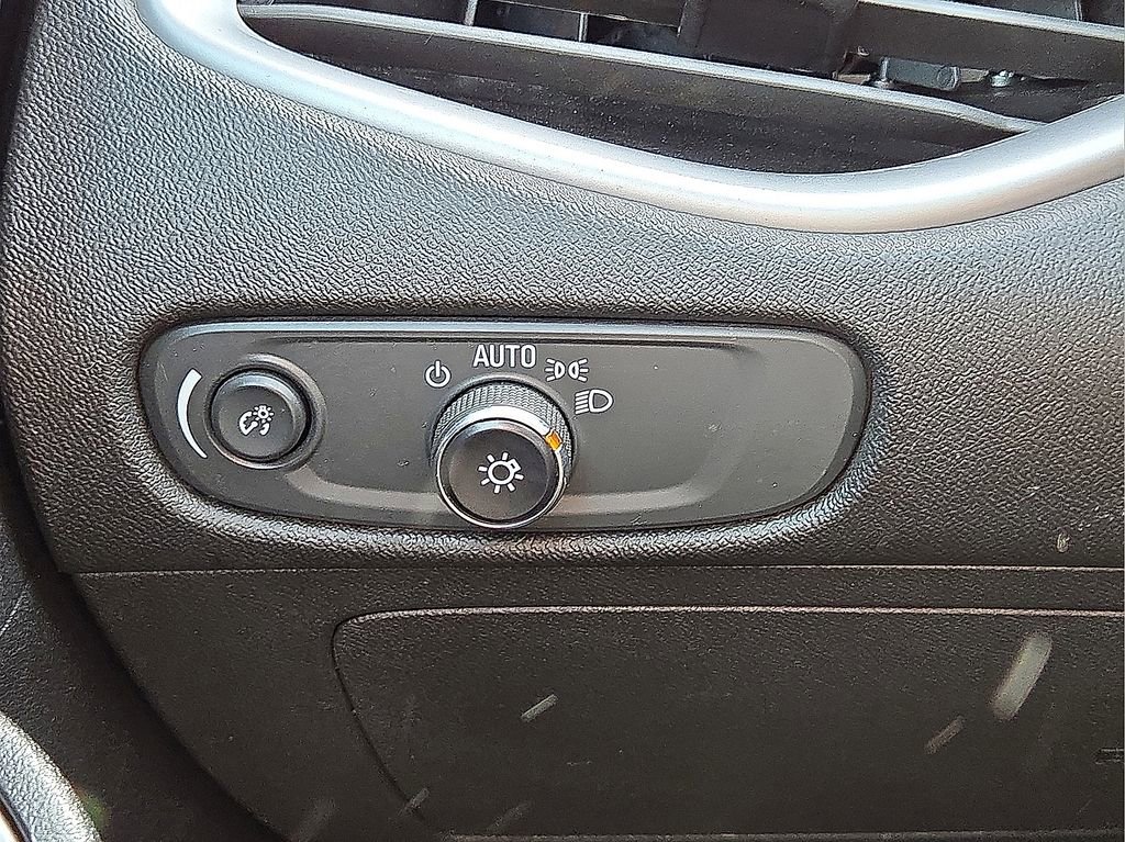 Used 2023 Chevrolet Malibu LT image 24