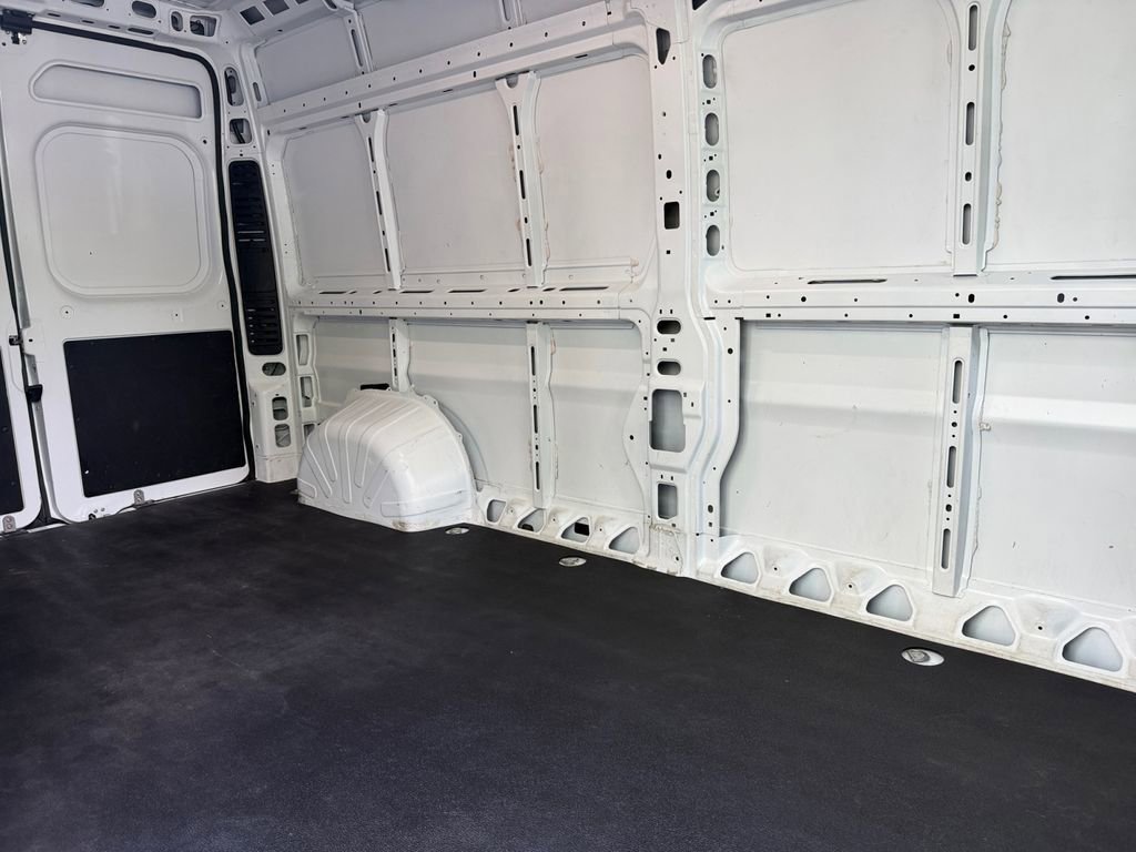 Used 2024 RAM ProMaster 2500 w/ Convenience Group image 13
