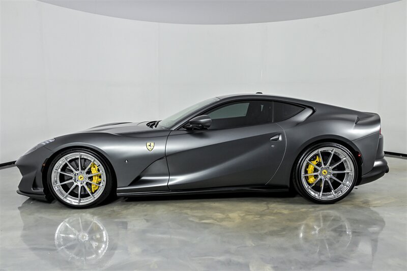 Used 2020 Ferrari 812 Superfast RWD image 6