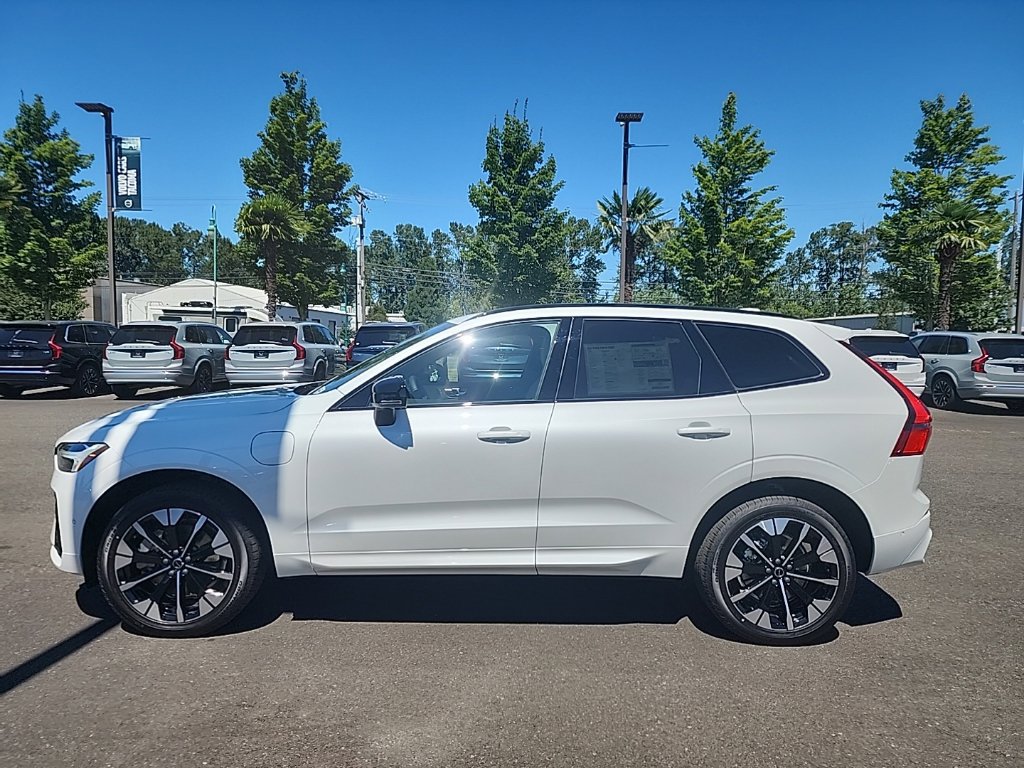 New 2026 Volvo XC60 T8 Plus w/ Climate Package AWD/4WD image 2