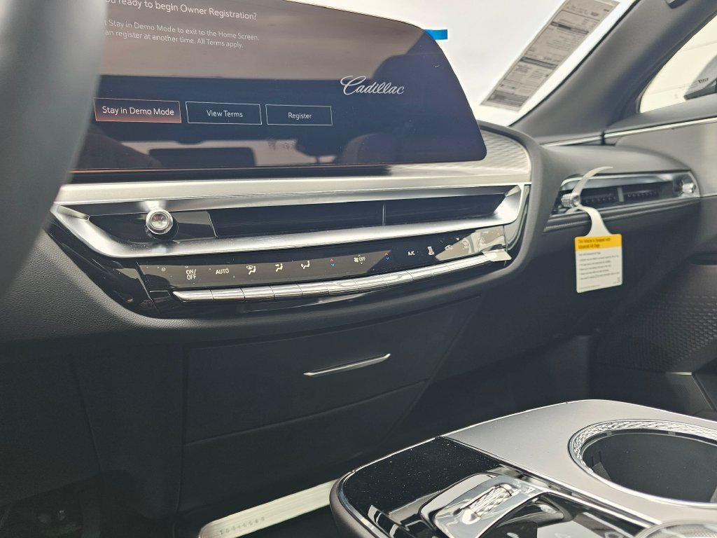 New 2027 Cadillac Lyriq Luxury AWD/4WD image 28