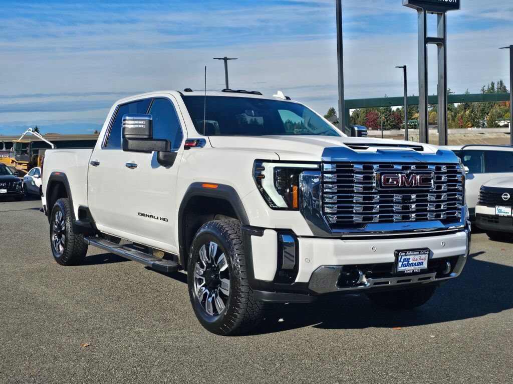 Certified 2025 GMC Sierra 3500 Denali w/ Denali Reserve Package AWD/4WD image 3
