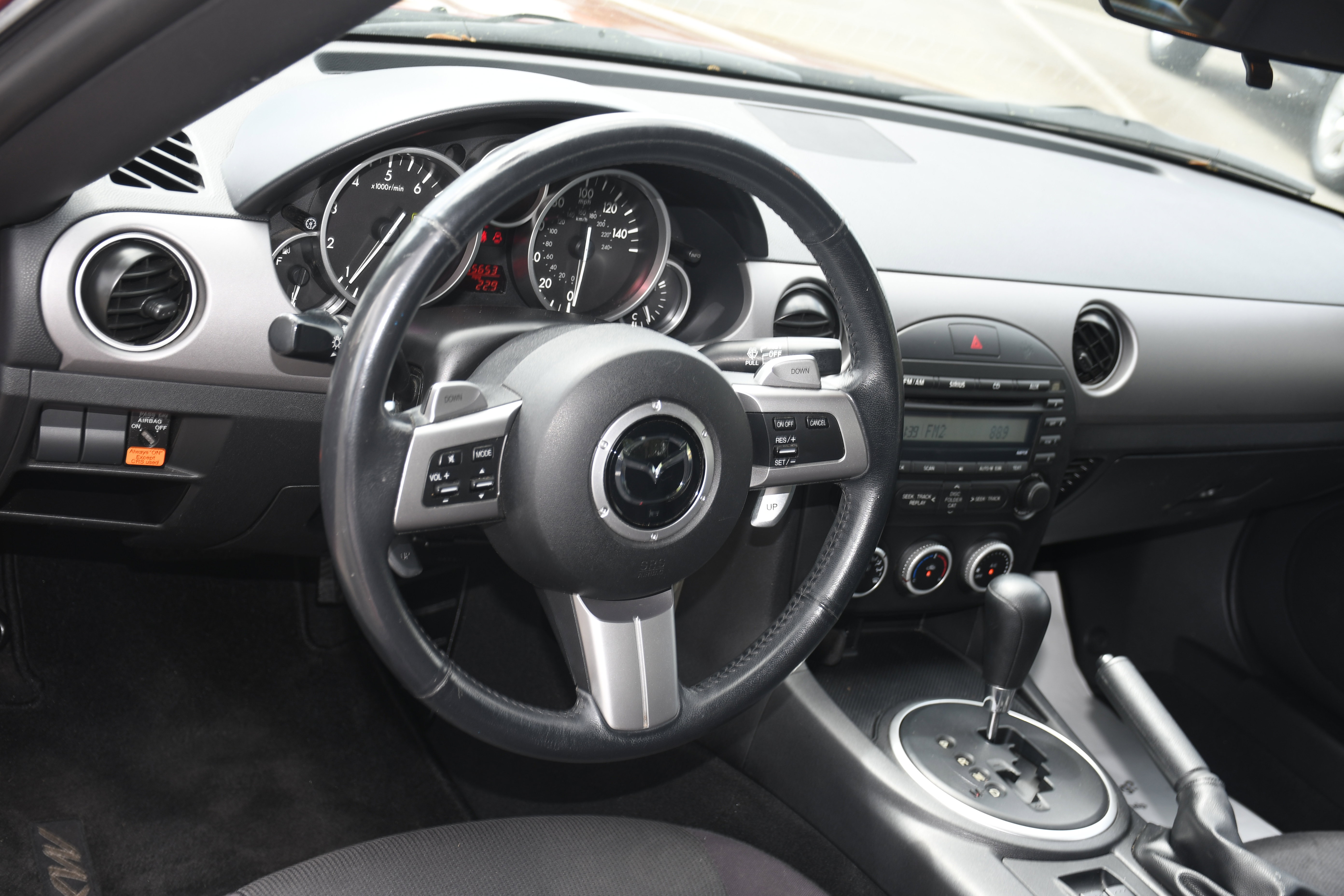 Used 2009 MAZDA MX-5 Miata Sport RWD image 8