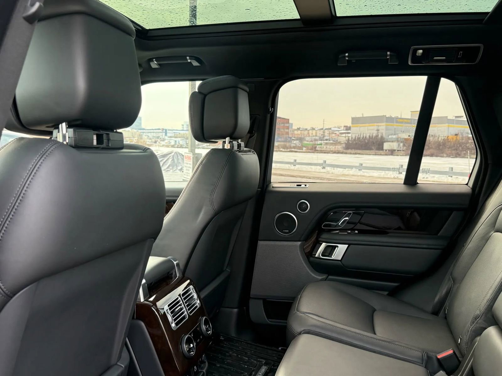 Used 2022 Land Rover Range Rover Westminster Edition image 26