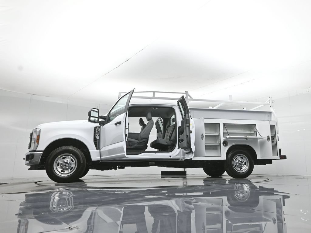 New 2026 Ford F250 XL w/ XL Chrome Package RWD image 81