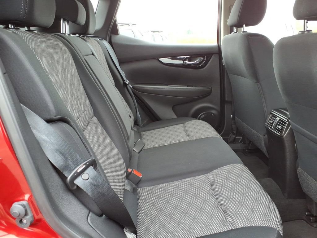 Used 2021 Nissan Rogue Sport SV AWD/4WD image 10