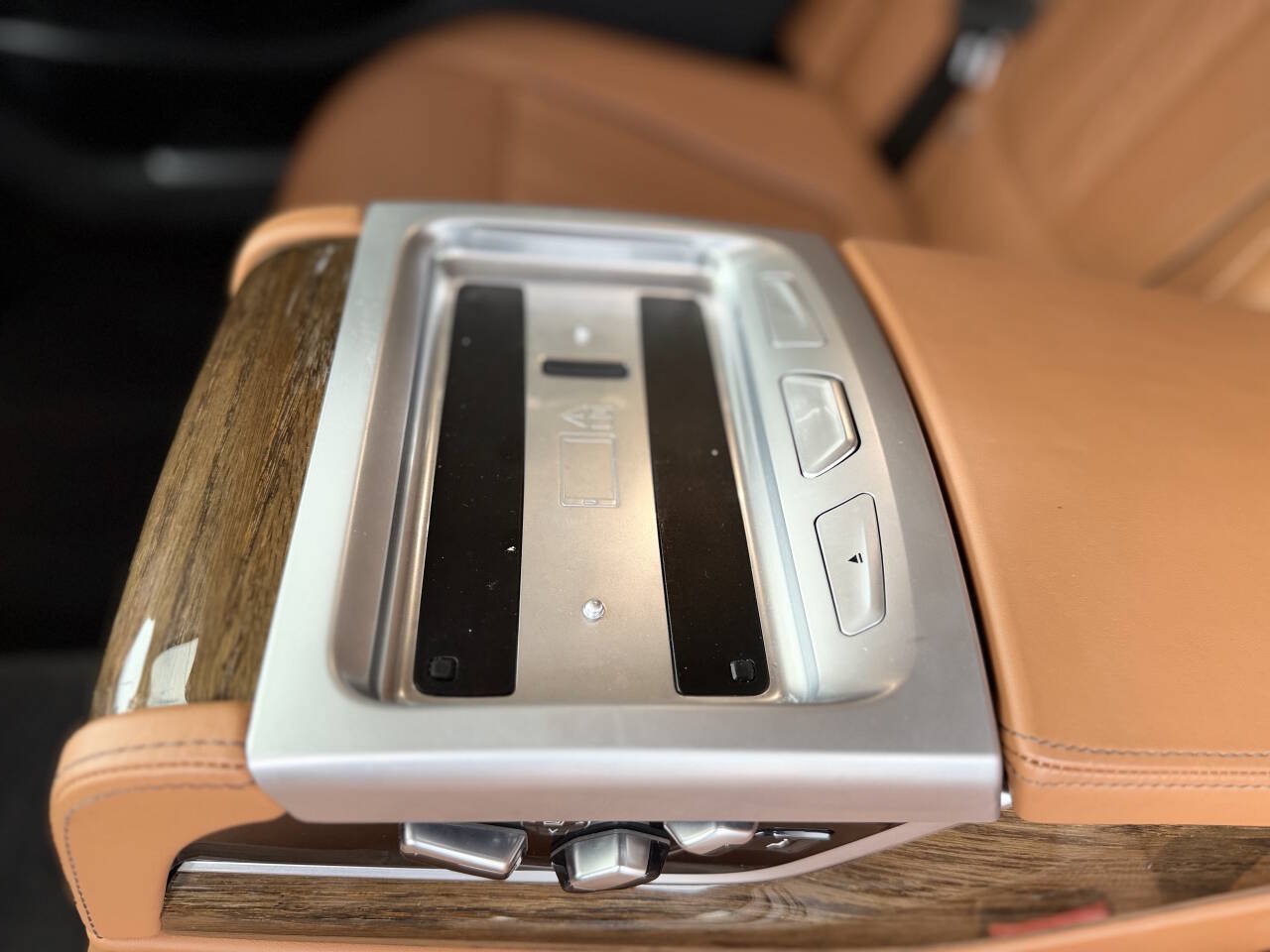 Used 2019 BMW 740i xDrive w/ Executive Package AWD/4WD image 23