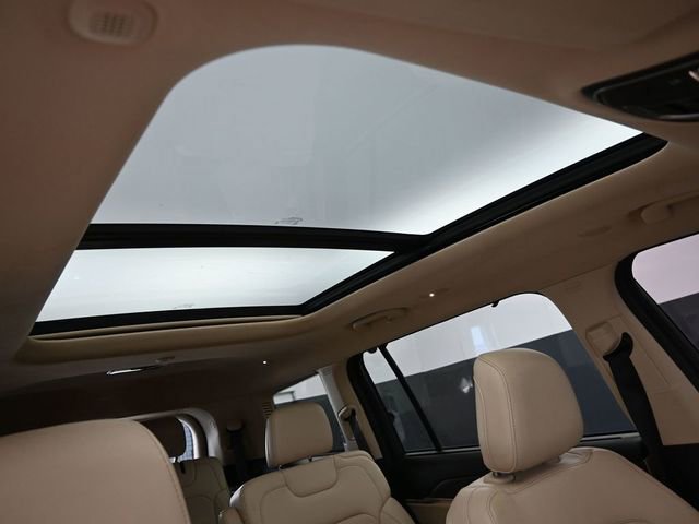 Used 2021 Jeep Grand Cherokee L Limited w/ Luxury Tech Group II image 44