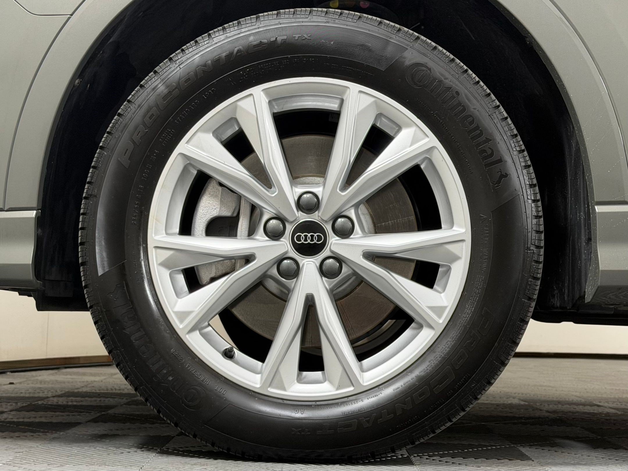 Certified 2025 Audi Q3 2.0T Premium w/ Convenience Package AWD/4WD image 12