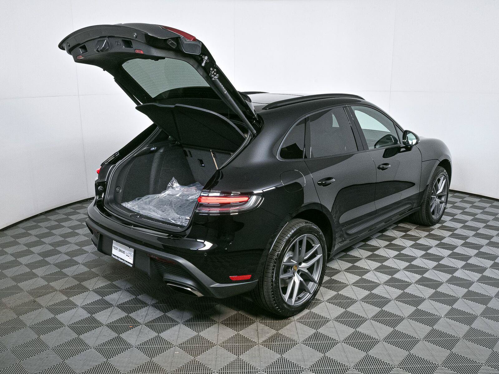 New 2026 Porsche Macan AWD/4WD image 29