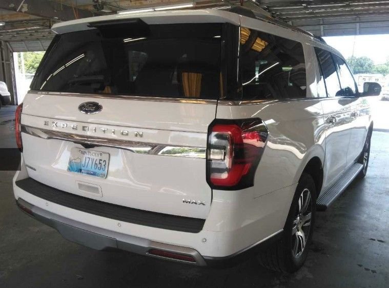 Used 2024 Ford Expedition Max Limited AWD/4WD image 4
