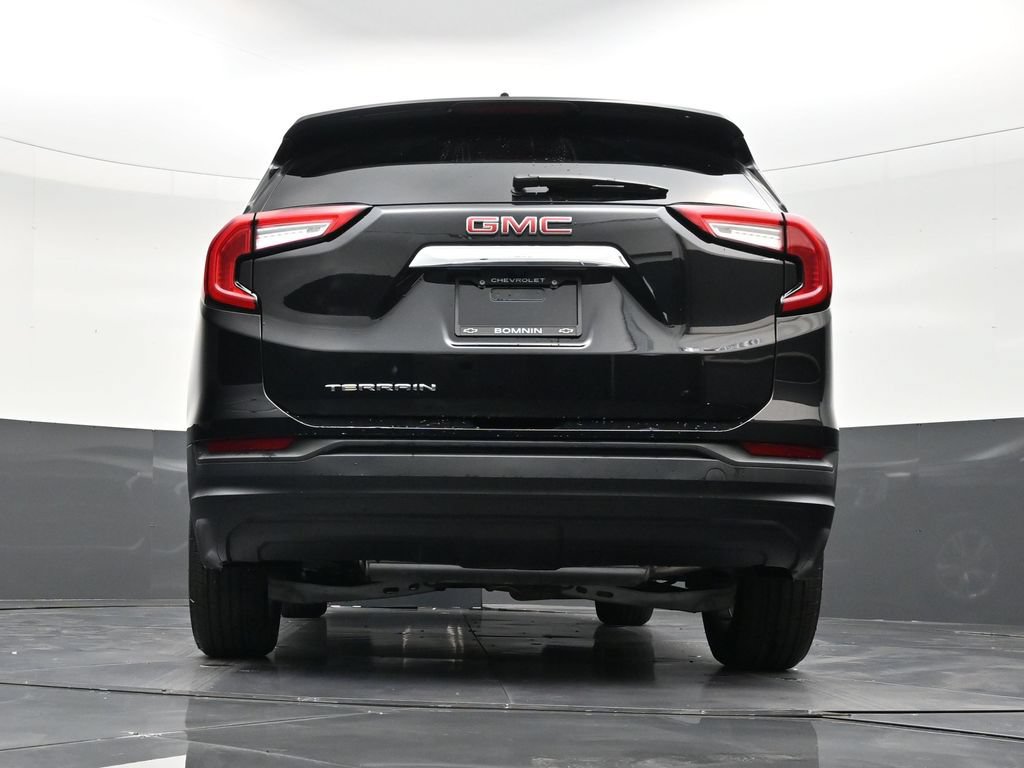 Used 2024 GMC Terrain SLE w/ Driver Convenience Package FWD image 20