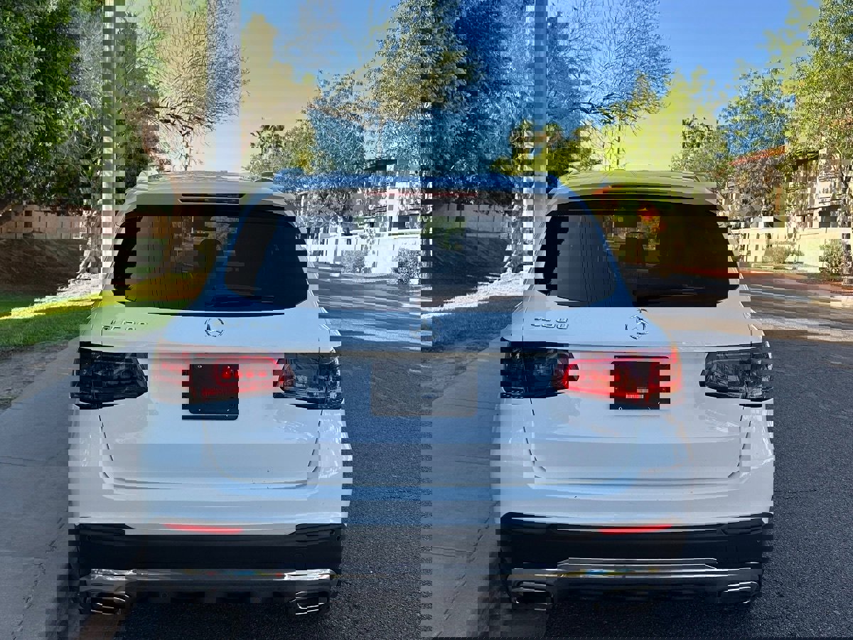 Used 2021 Mercedes-Benz GLC 300 image 7