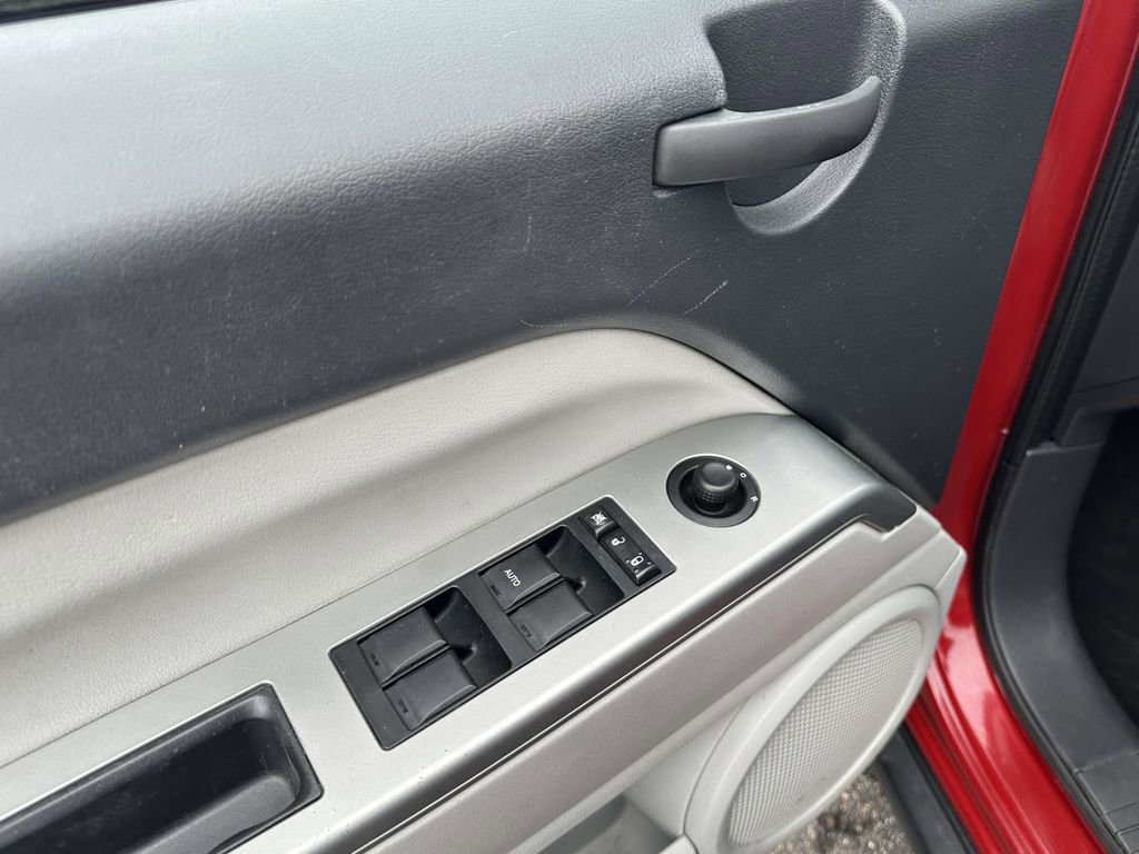 Used 2007 Jeep Compass Sport image 17