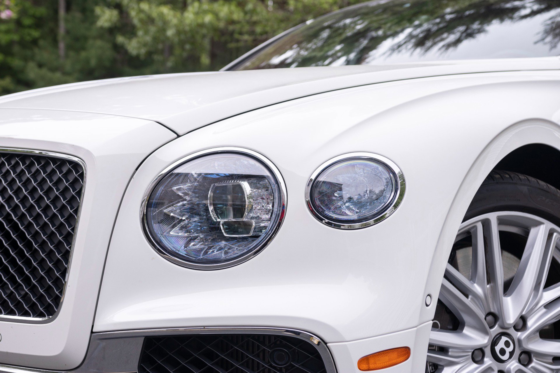 Used 2024 Bentley Flying Spur V8 AWD/4WD image 4