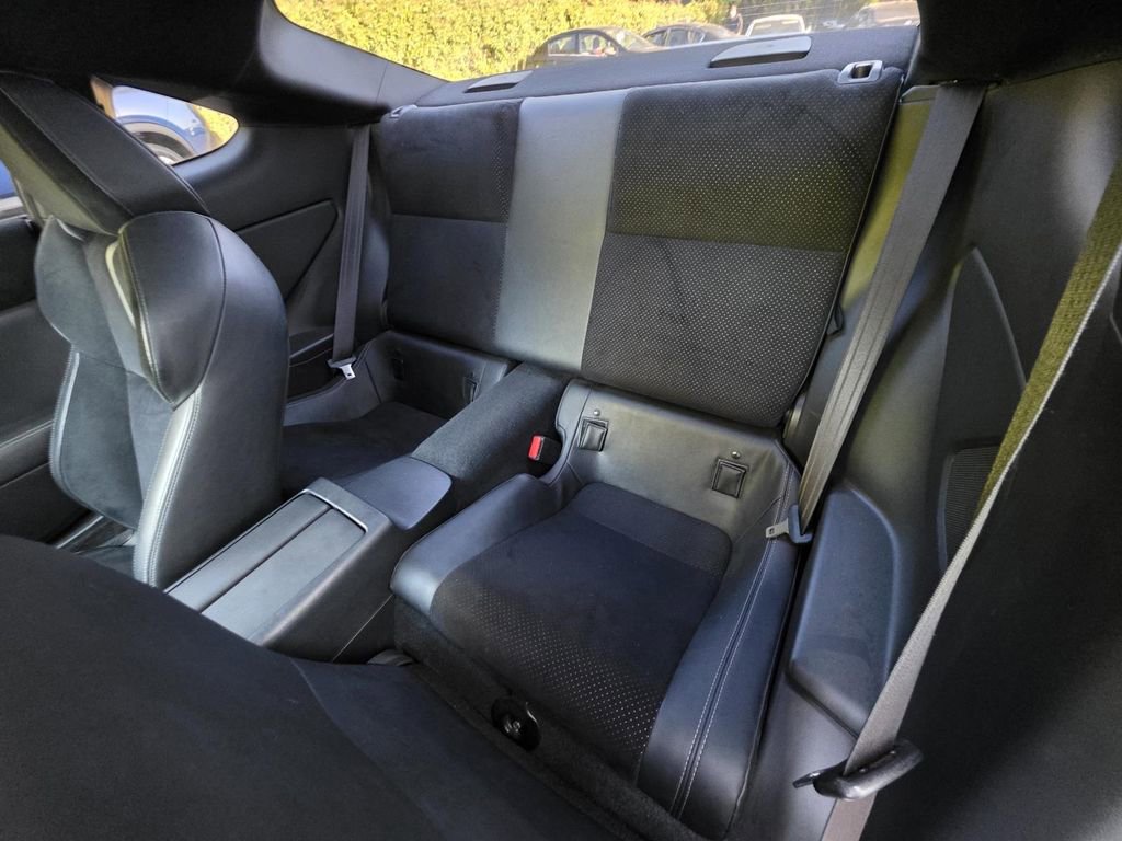Used 2022 Toyota GR86 Premium RWD image 10