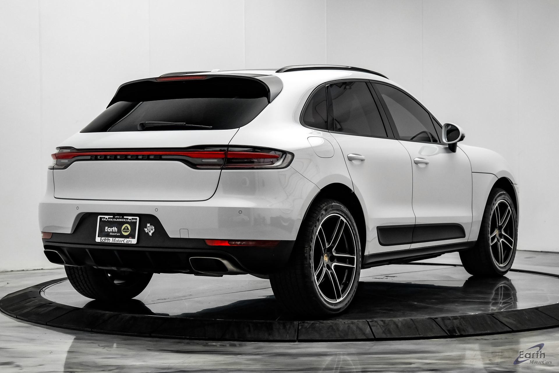 Used 2021 Porsche Macan AWD/4WD image 16