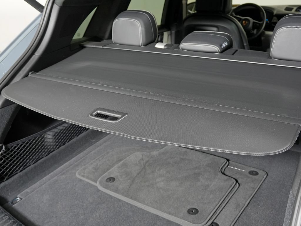 Certified 2025 Porsche Cayenne GTS AWD/4WD image 46