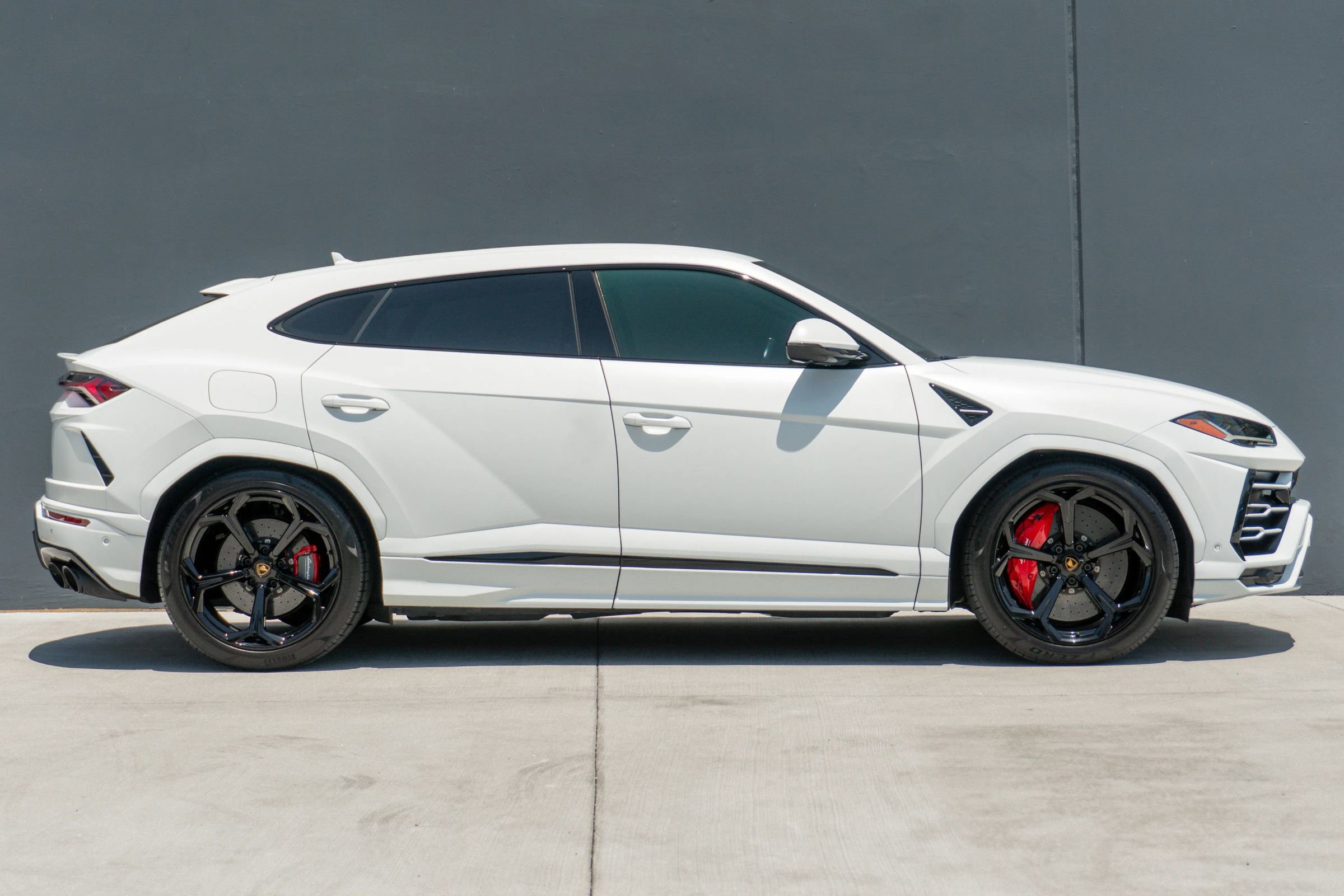 Used 2020 Lamborghini Urus AWD/4WD image 6