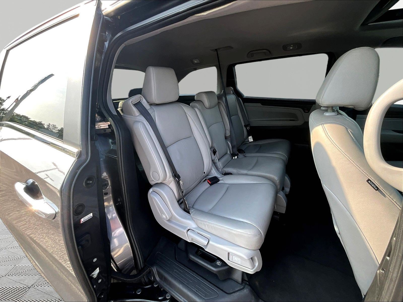 Used 2023 Honda Odyssey EX-L image 25