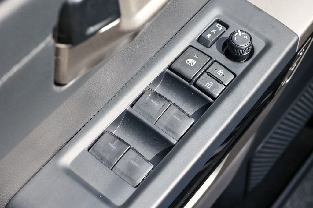 Used 2025 Toyota Tundra Limited AWD/4WD image 6