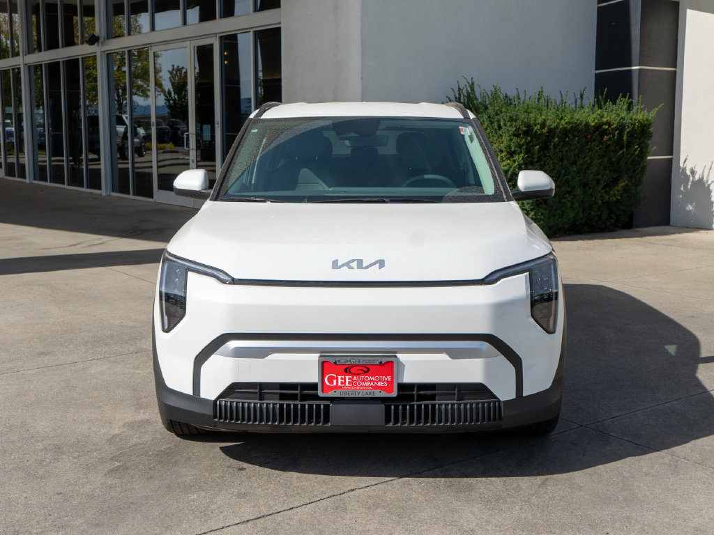 New 2027 Kia EV3 Wind AWD/4WD image 2