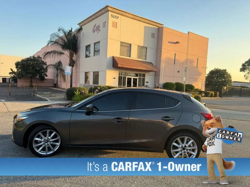 Used 2017 MAZDA MAZDA3 Touring FWD image 8