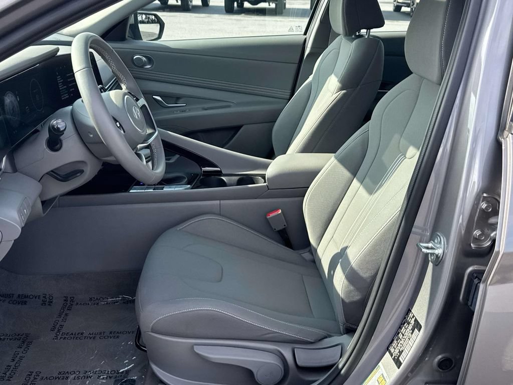 Used 2024 Hyundai Elantra SEL w/ Convenience Package FWD image 29