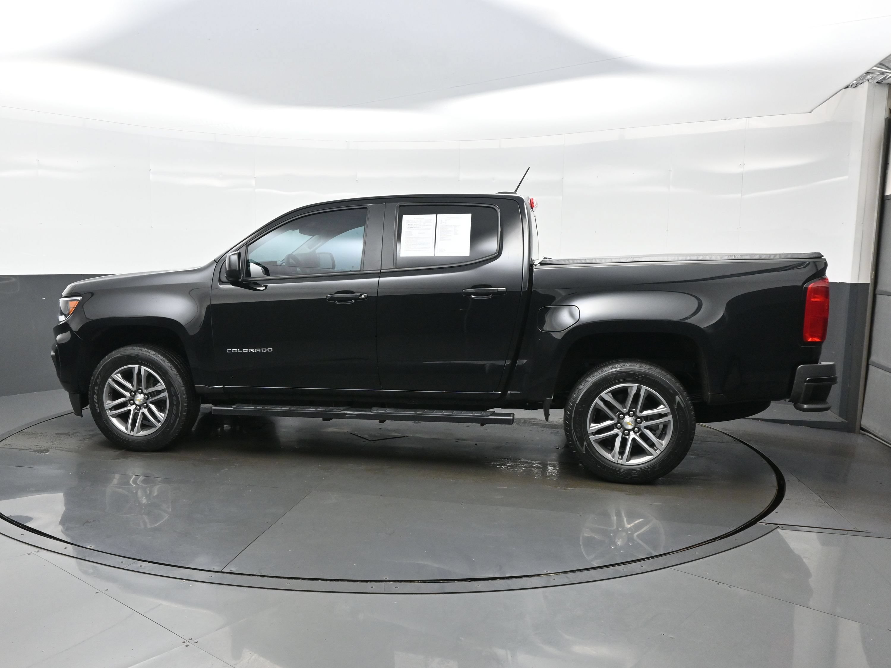 Used 2022 Chevrolet Colorado W/T w/ Custom Special Edition RWD image 3