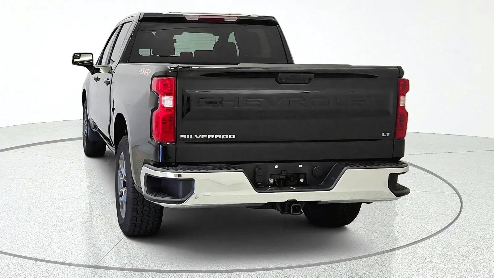 Used 2024 Chevrolet Silverado 1500 LT AWD/4WD image 7
