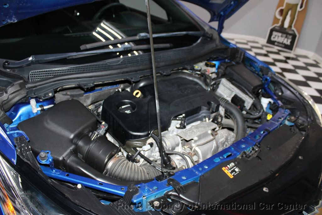 Used 2018 Chevrolet Cruze LT w/ Sun And Sound Package image 39