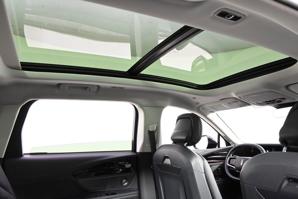 New 2026 Lincoln Nautilus Reserve AWD/4WD image 17