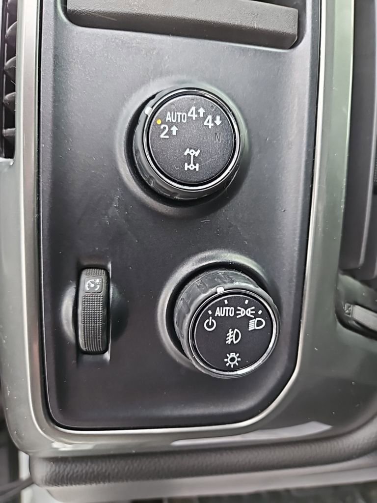 Used 2018 Chevrolet Silverado 1500 LT w/ LT Eassist Package image 12