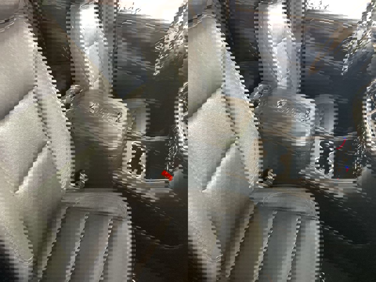 Used 2022 Chevrolet Suburban Z71 w/ Luxury Package image 26