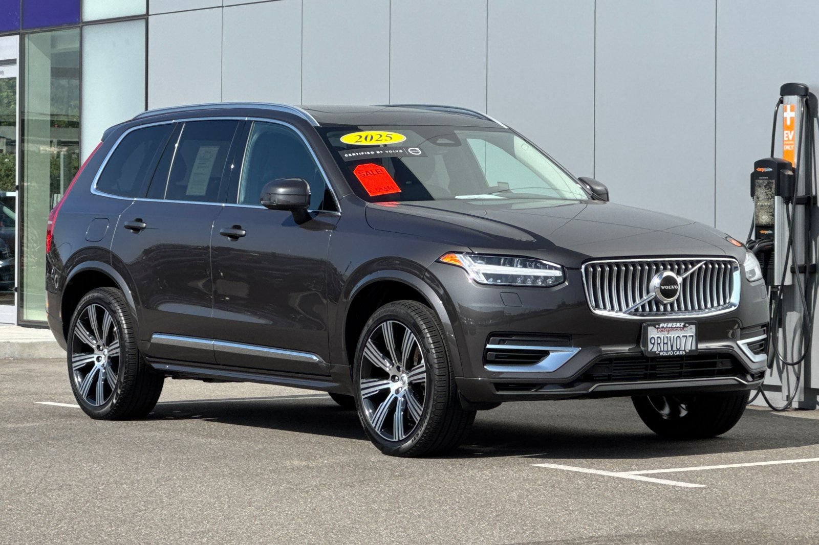 Used 2025 Volvo XC90 T8 Core w/ Protection Package Premier AWD/4WD image 7