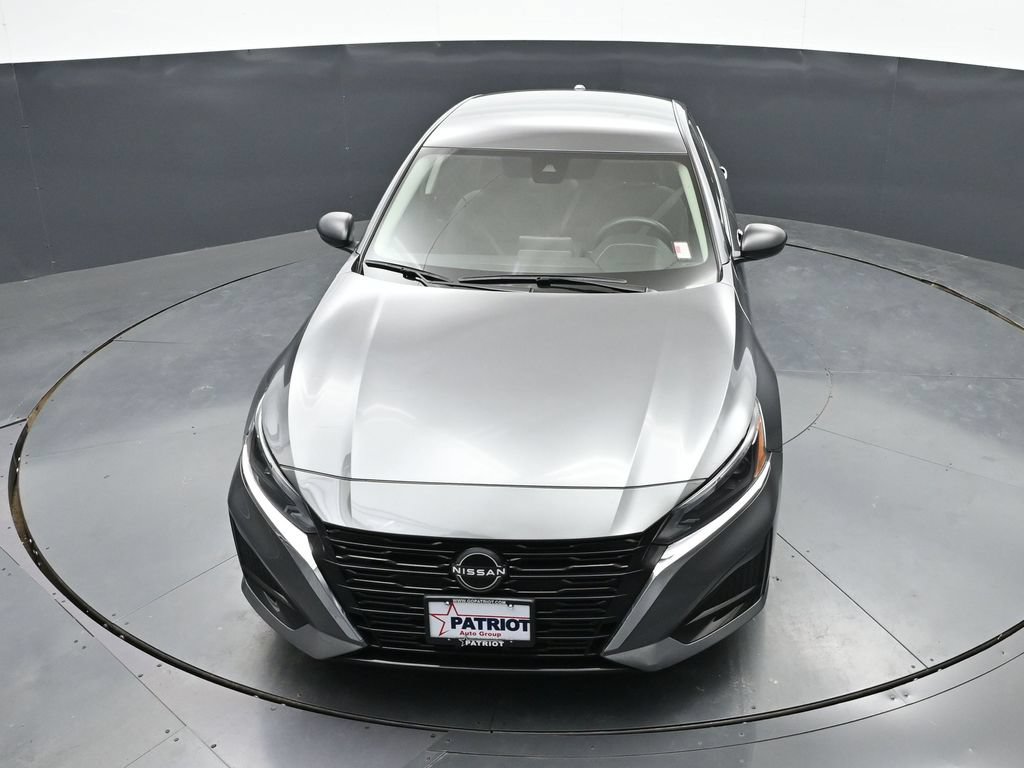 Used 2025 Nissan Altima 2.5 SV FWD image 30