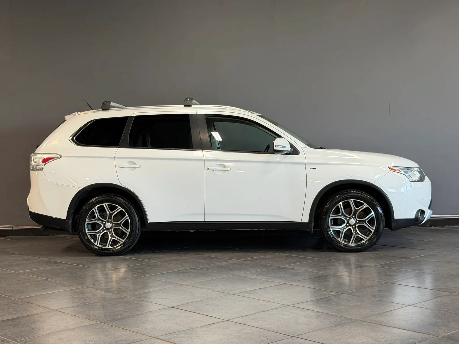 Used 2015 Mitsubishi Outlander GT AWD/4WD image 4