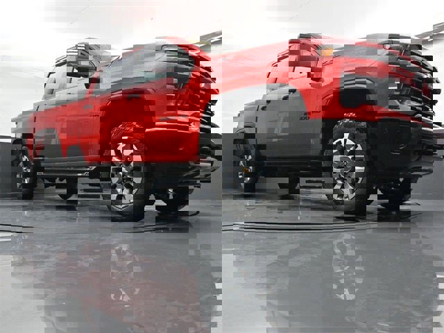 Used 2024 Chevrolet Silverado 2500 Custom w/ Custom Value Package image 29