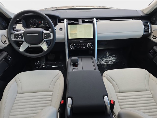 New 2026 Land Rover Discovery S image 9